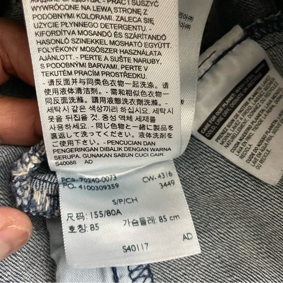 Levi's Original Dark Blue Denim Trucker Jean Jacket
S40117 Women's Size Small - Picture 7 of 9